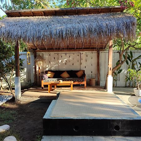 Вилла Gili Moonlight Retreat Гили-Эйр Экстерьер фото