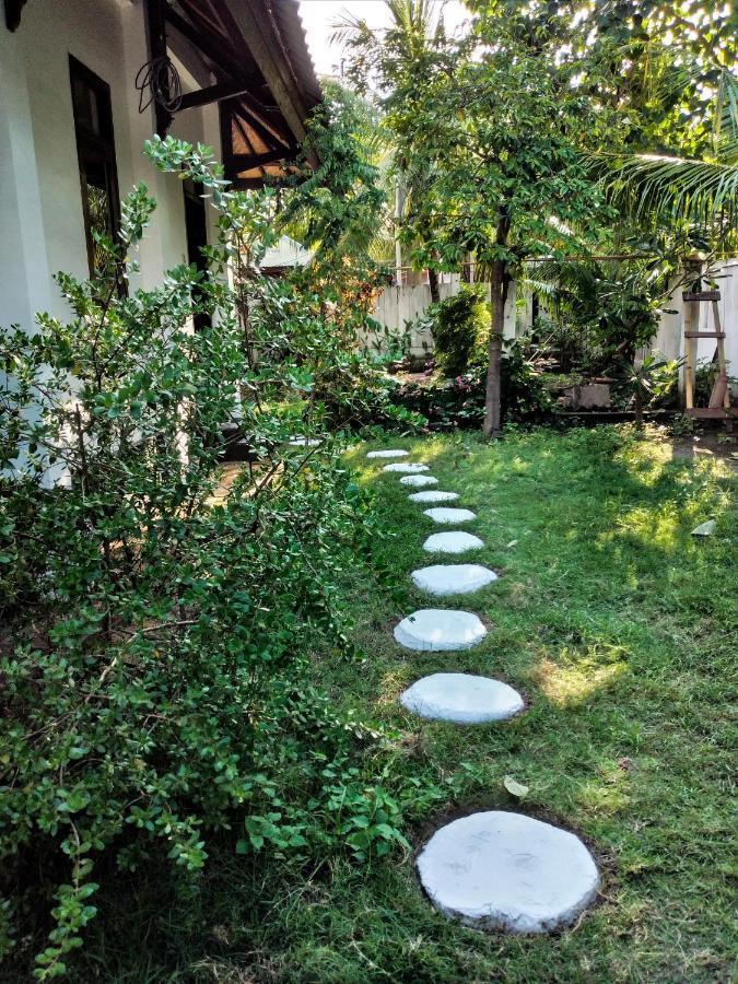 Вилла Gili Moonlight Retreat Гили-Эйр Экстерьер фото