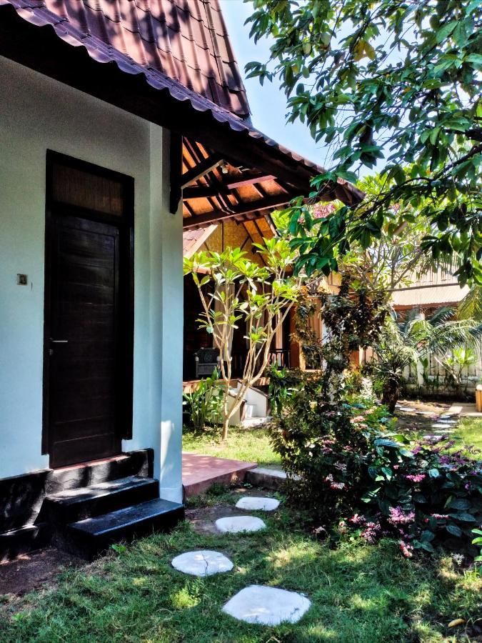 Вилла Gili Moonlight Retreat Гили-Эйр Экстерьер фото