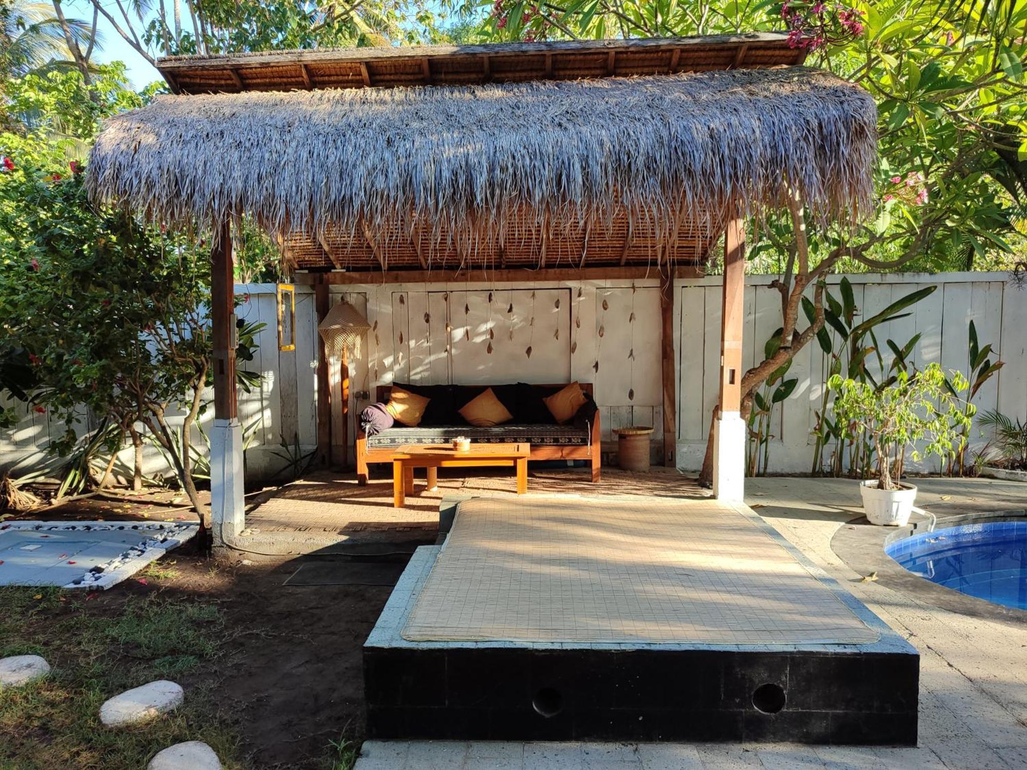 Вилла Gili Moonlight Retreat Гили-Эйр Экстерьер фото