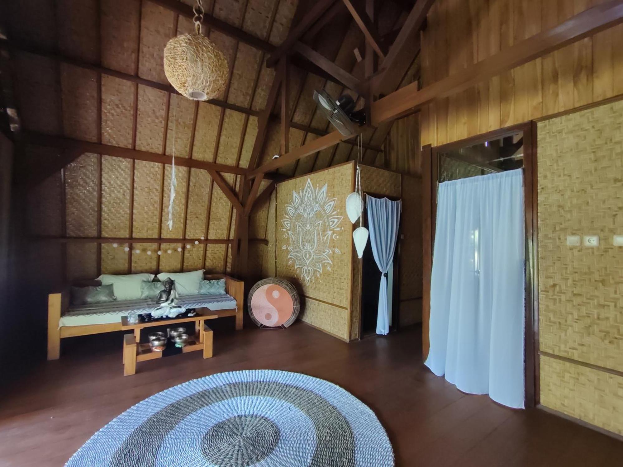 Вилла Gili Moonlight Retreat Гили-Эйр Экстерьер фото