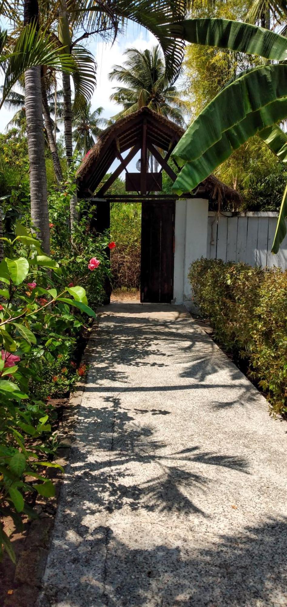 Вилла Gili Moonlight Retreat Гили-Эйр Экстерьер фото